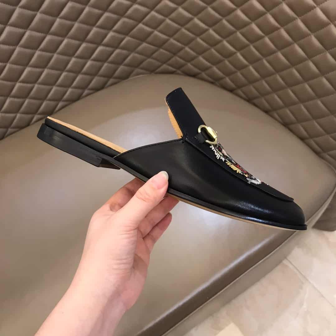 G*u*i slipper with tiger - gc66