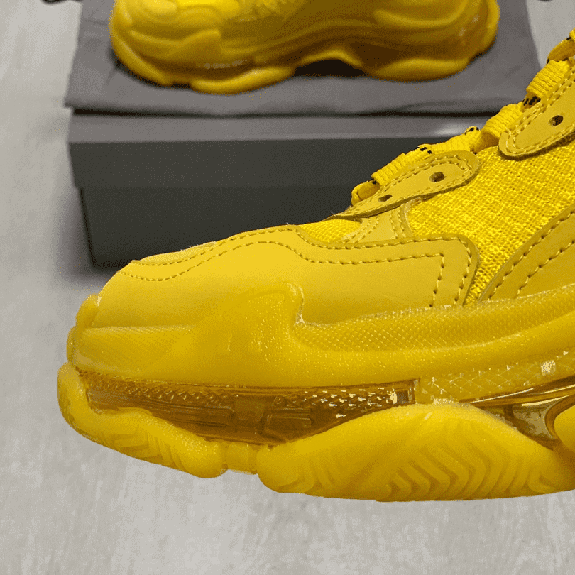 Ba*len*cia*ga triple s clear sole