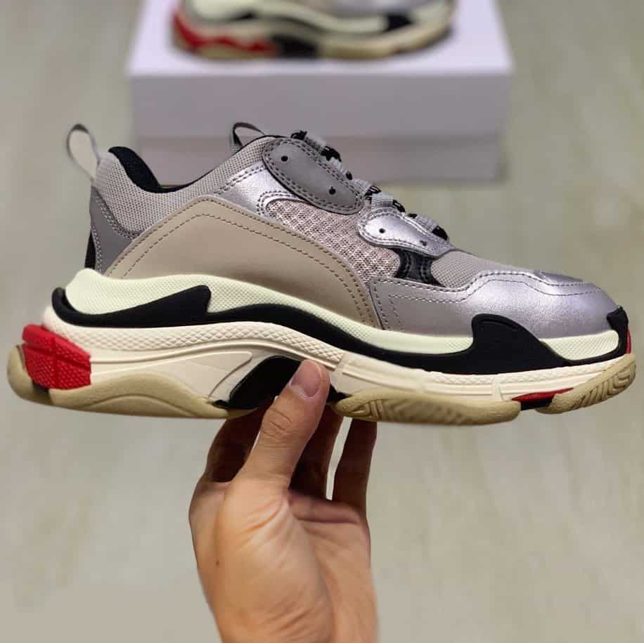 Ba*len*cia*ga triple s trainers
