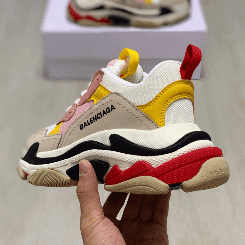 Ba*len*cia*ga triple s trainers