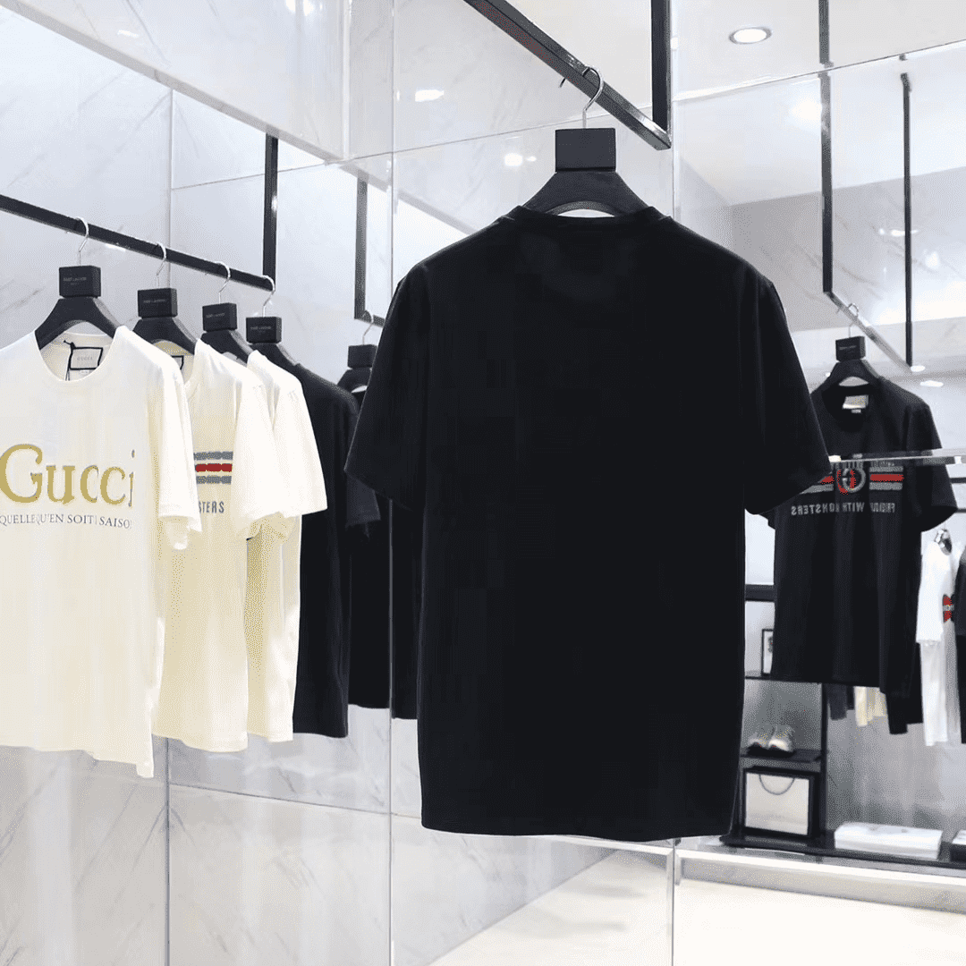 G*u*i friendly with monsters tshirt - gc91