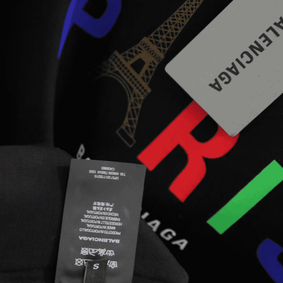 Ba*len*cia*ga men's black mode logo tee - bb42