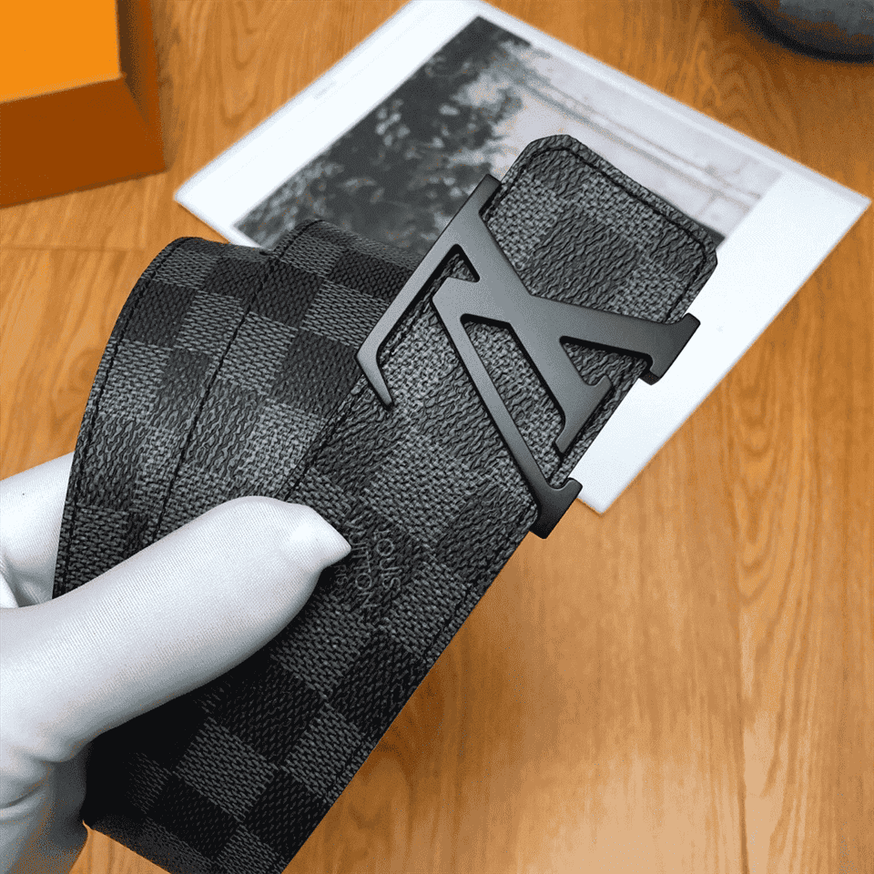 l0*is V*t0n belt initiales damier