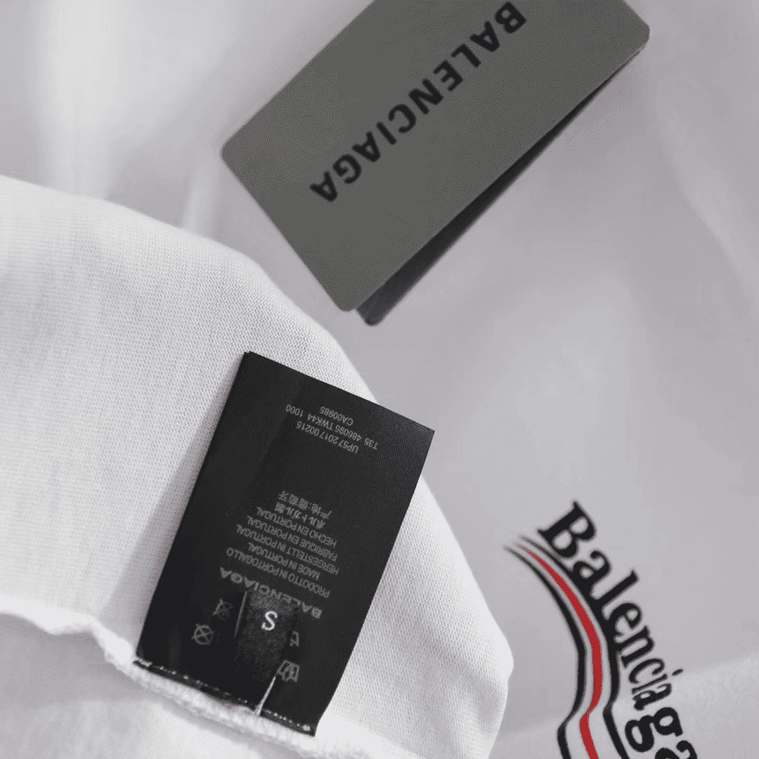 Ba*len*cia*ga political campaign small fit t-shirt in white vintage jersey