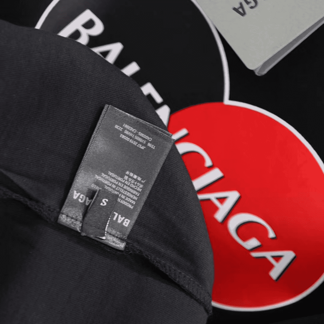 Ba*len*cia*ga uniform large fit t-shirt in black vintage jersey - bb40