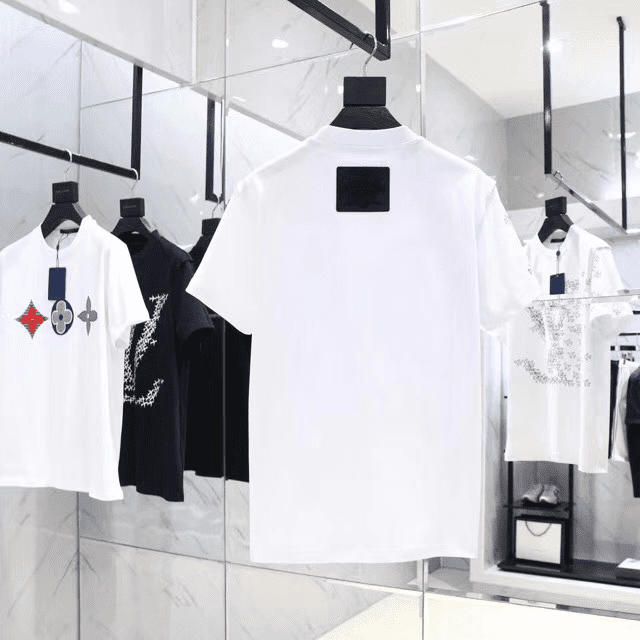 l0*is V*t0n lv planes printed t-shirt