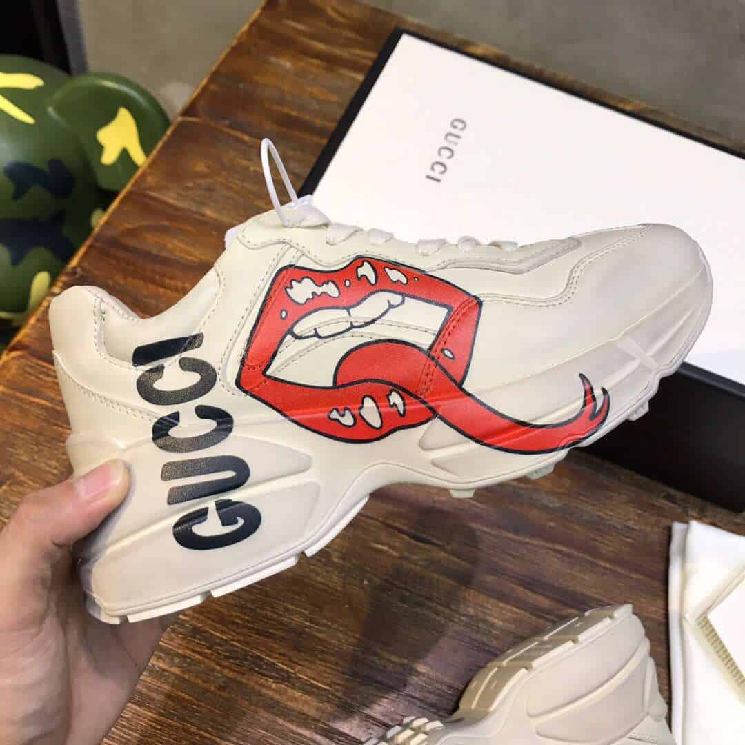 G*u*i rhyton sneaker with mouth print