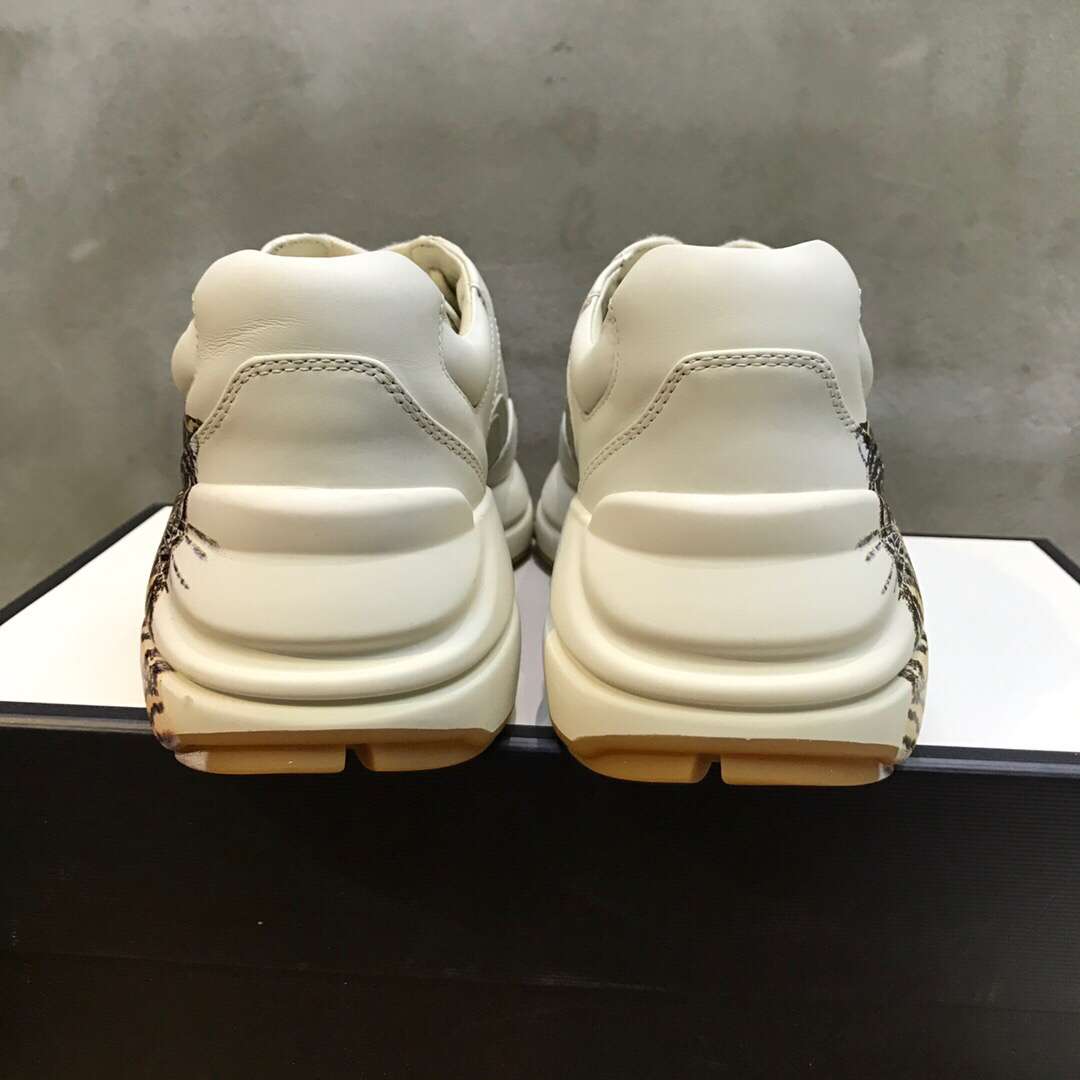 G*u*i rhyton leather sneaker with tigers
