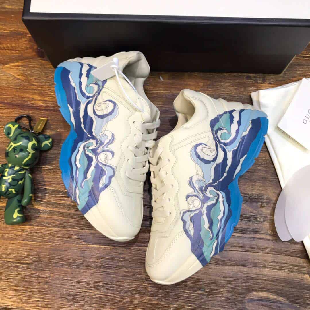 G*u*i rhyton leather sneaker with wave