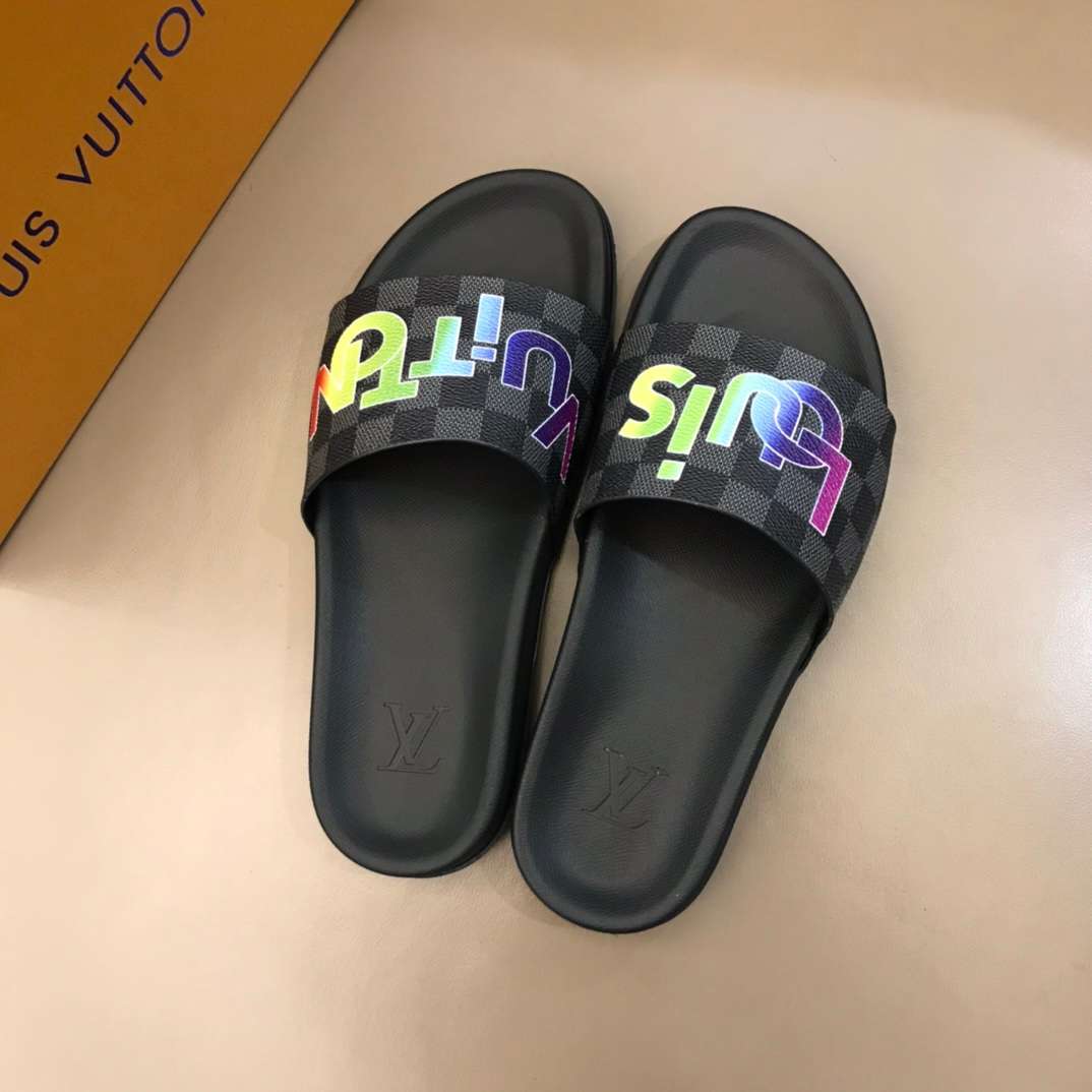 l0*is V*t0n sandal and slide
