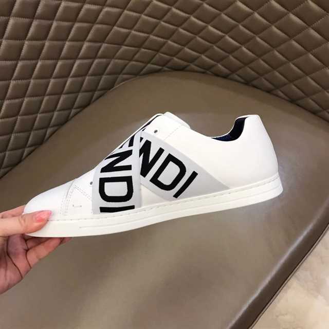 F**di logo-strap low-top sneakers - fd11