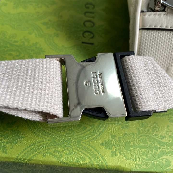 GG EMBOSSED BELT BAG IN WHITE GG EMBOSSED LEATHER - GBC13