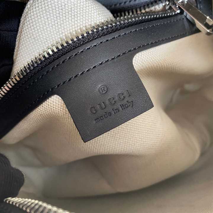 GG EMBOSSED SHOULDER BAG IN BLACK LEATHER - GBC06