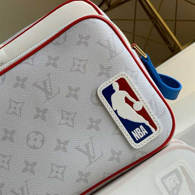 l0*is V*t0n trio messenger bag m69443