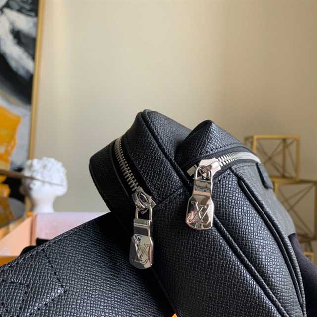 l0*is V*t0n outdoor bumbag taigarama in black m30245