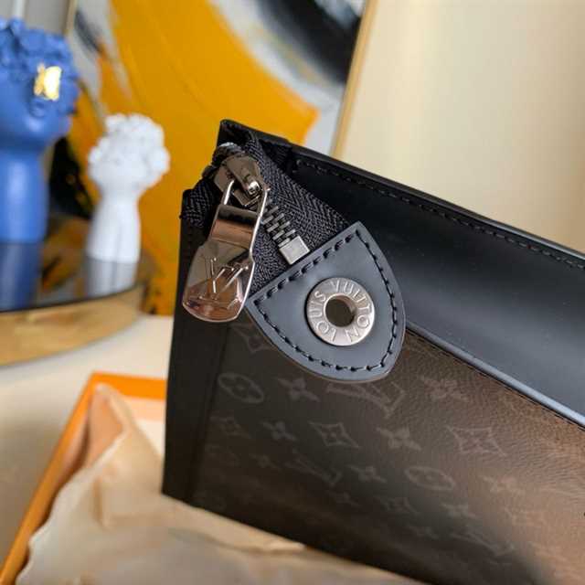 l0*is V*t0n pochette voyage mm monogram eclipse m61692