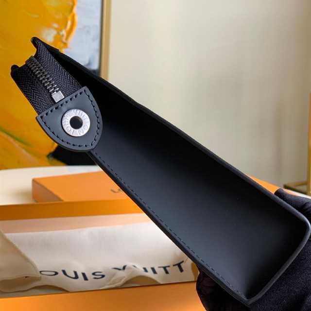 l0*is V*t0n pochette voyage mm monogram eclipse m61692