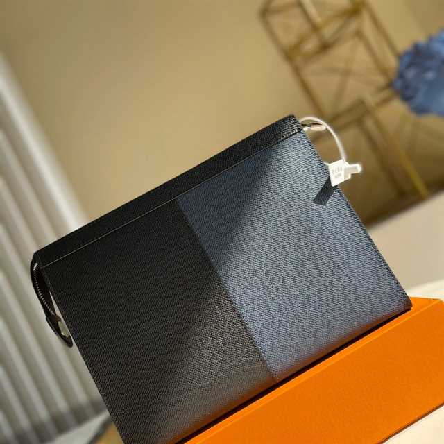 l0*is V*t0n pochette voyage mm taiga leather m30718