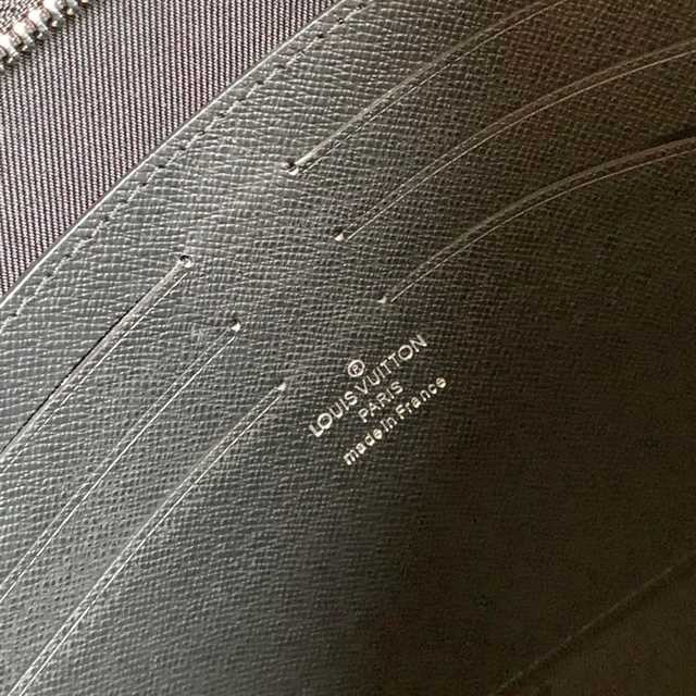 l0*is V*t0n pochette voyage taiga leather m30450