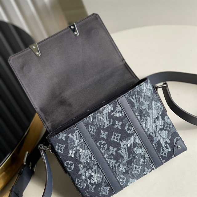 l0*is V*t0n trunk messenger monogram canvas m57282