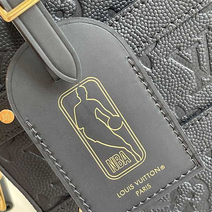 m45785 l0*is V*t0n x nba handle trunk monogram coated canvas textile lining in black