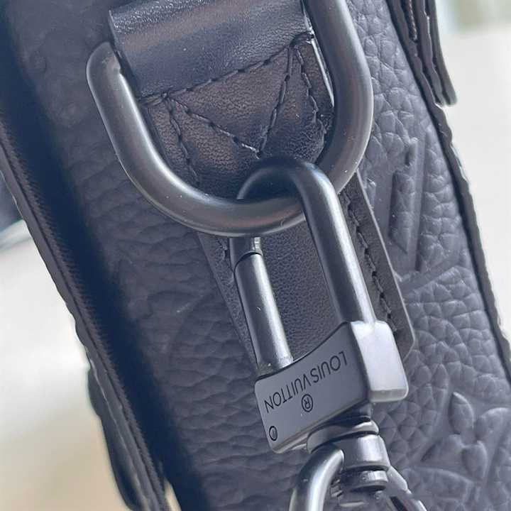 l0*is V*t0n trunk messenger bag taurillon monogram leather m57726