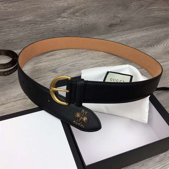 G*u*i bee pendant leather belt - b48