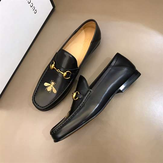 G*u*i leather loafer with bee - ldg009