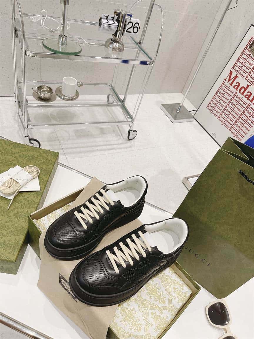 Men's GG embossed sneaker - GC077