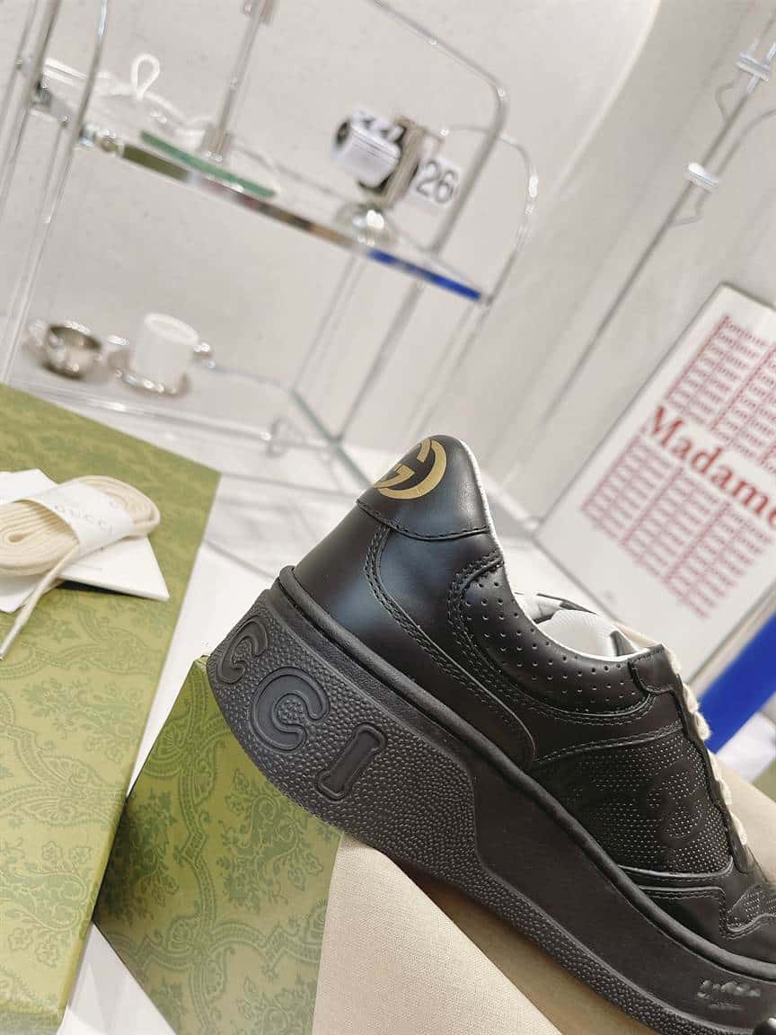 Men's GG embossed sneaker - GC077