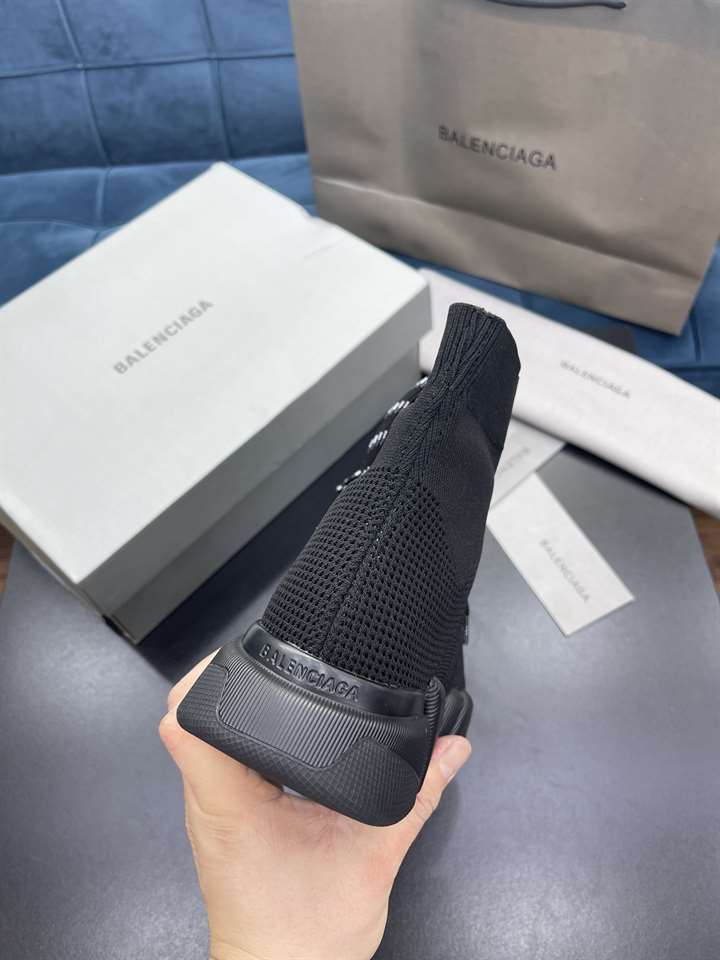 Ba*len*cia*ga men's speed 2.0 lace-up sneaker in black - bb155