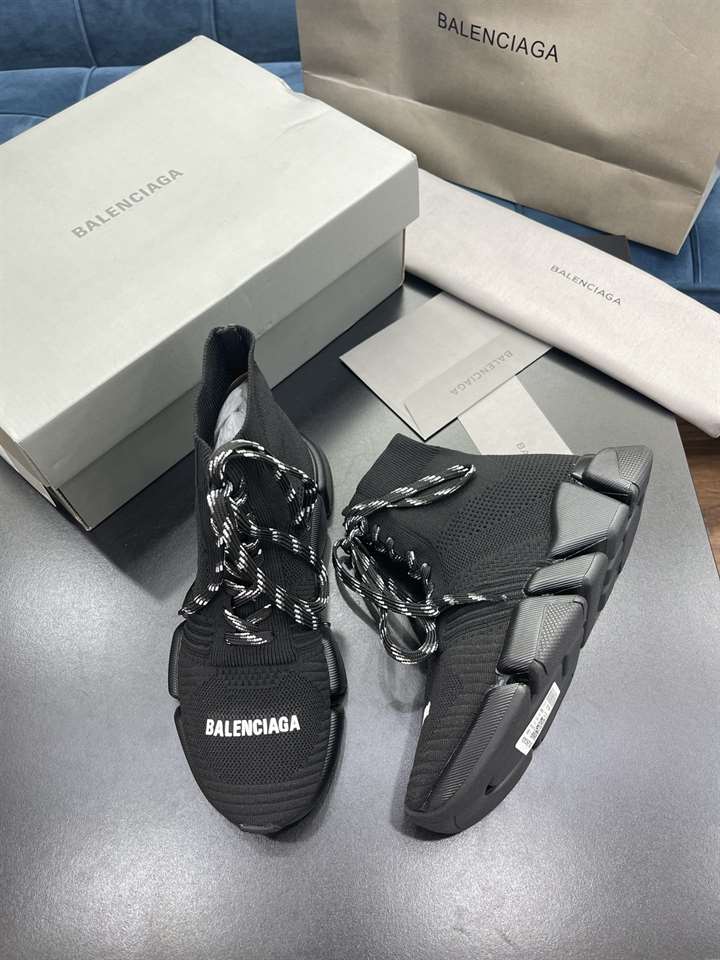 Ba*len*cia*ga men's speed 2.0 lace-up sneaker in black - bb155