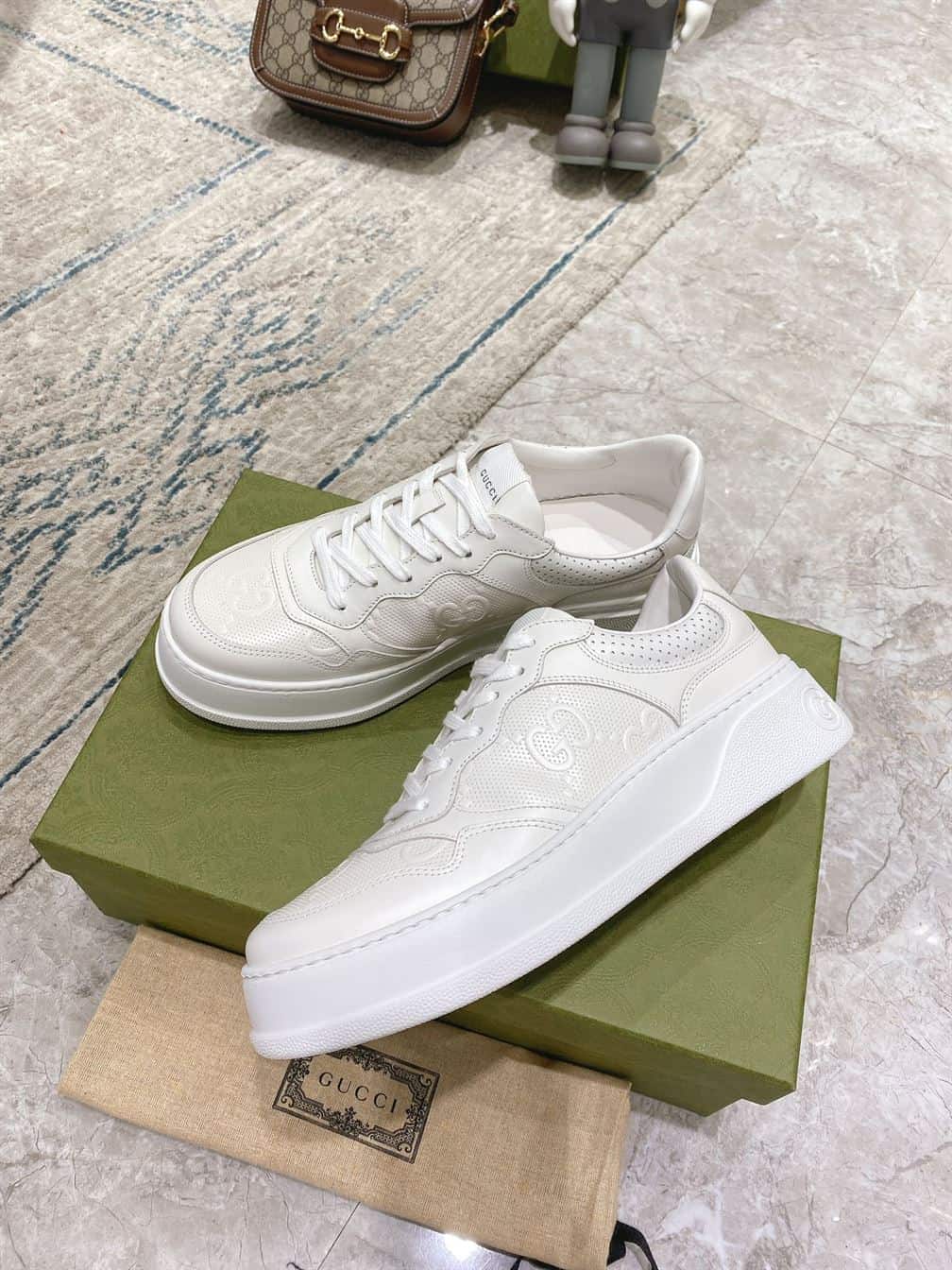 Men's GG embossed sneaker - GC083