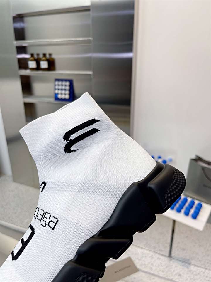 Ba*len*cia*ga men's speed 2.0 sneaker - bb138