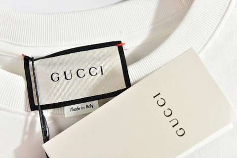 G*u*i strawberry t-shirt - gc0103