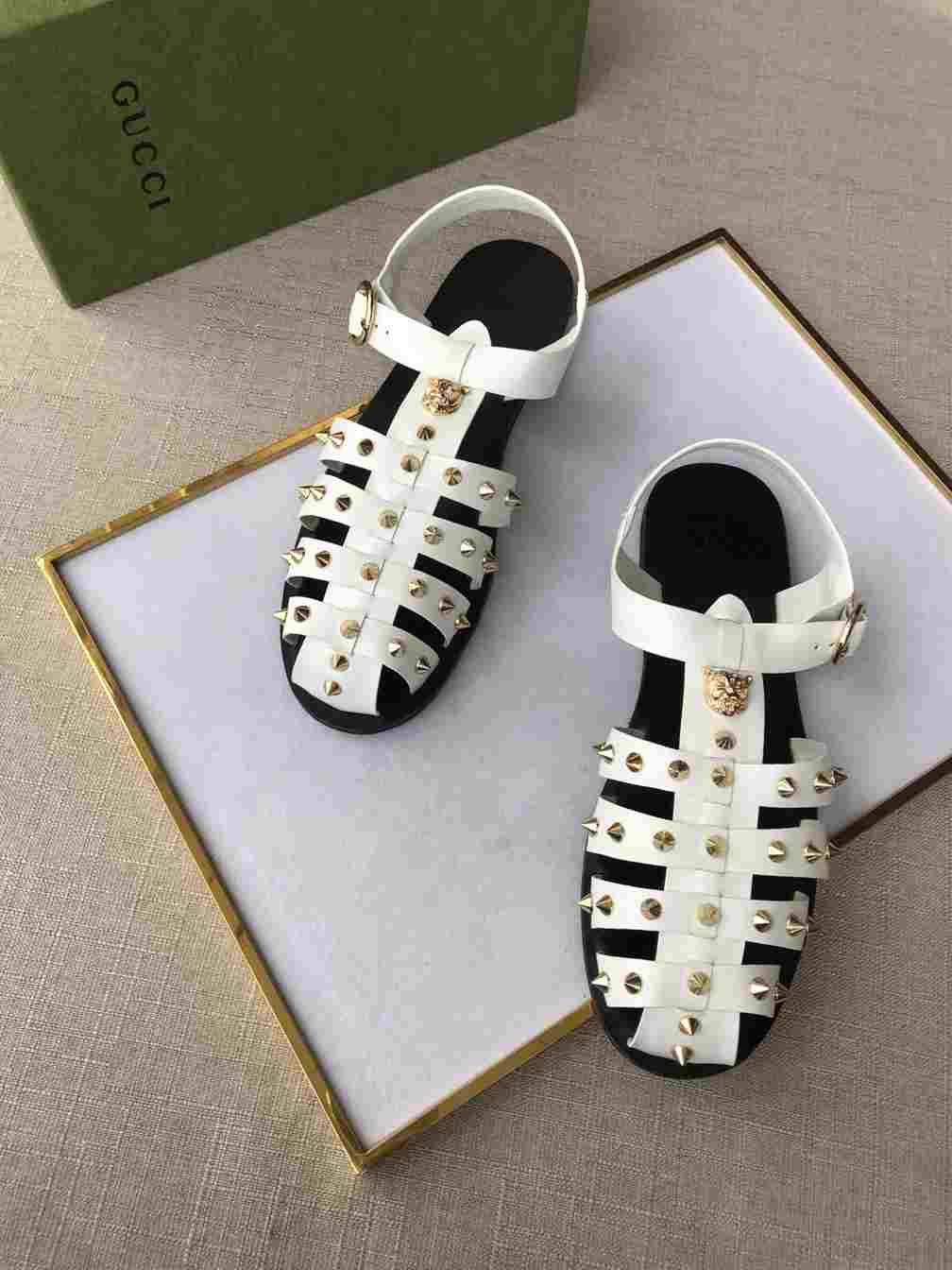 G*u*i sandal with double g - sdg003