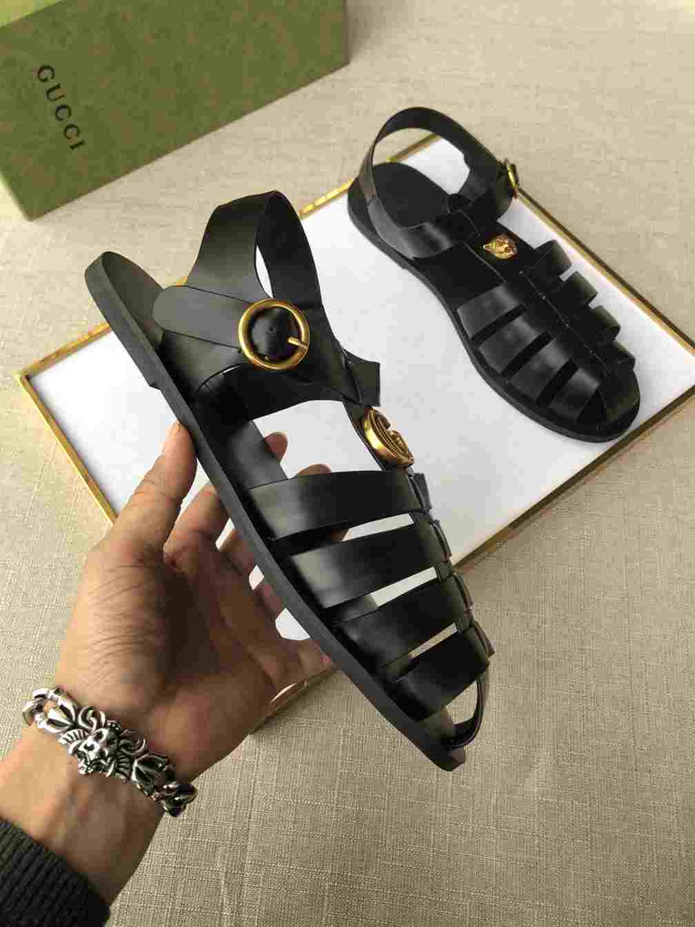 G*u*i sandal with double g - sdg005
