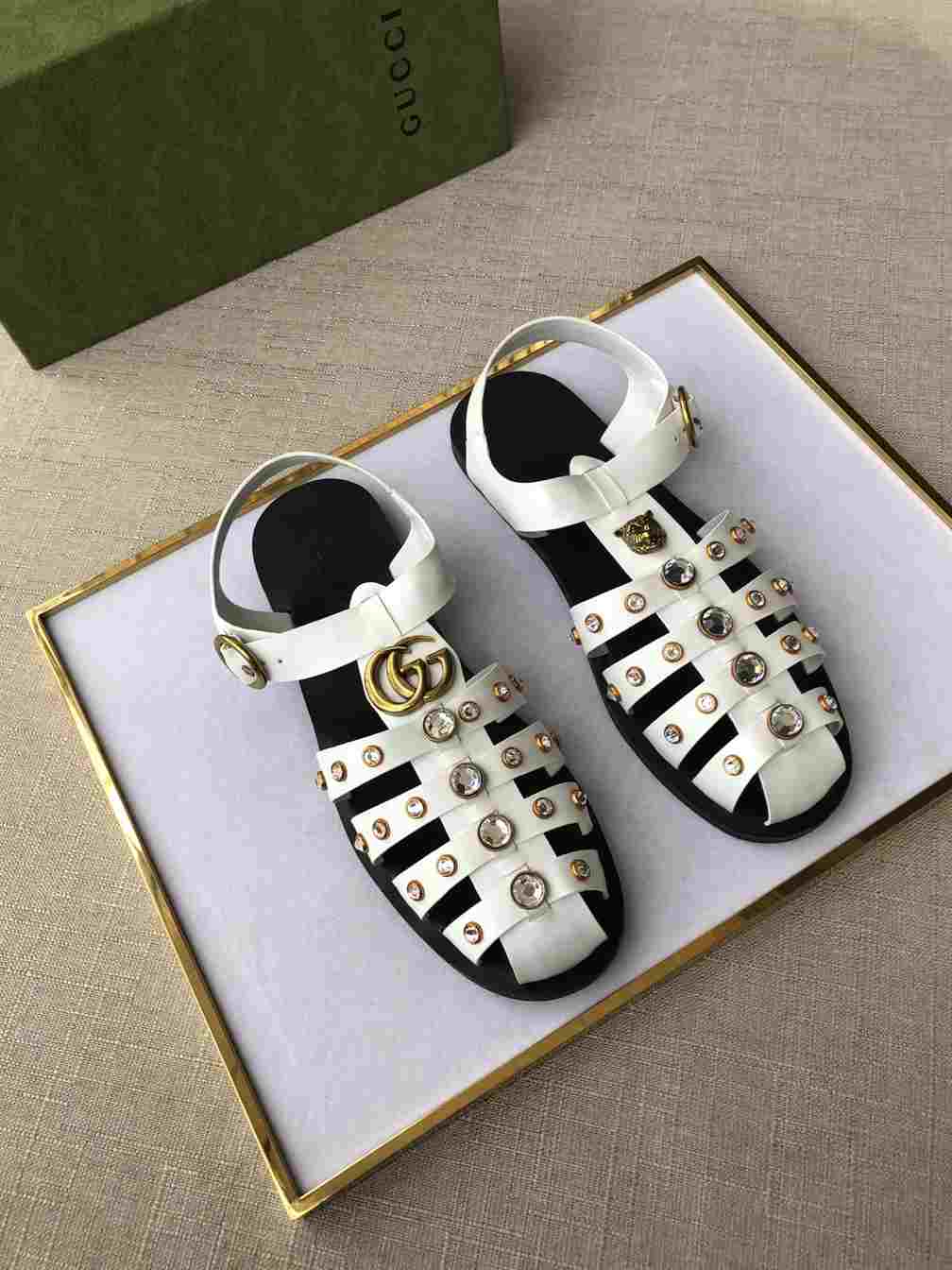 G*u*i sandal with double g - sdg001