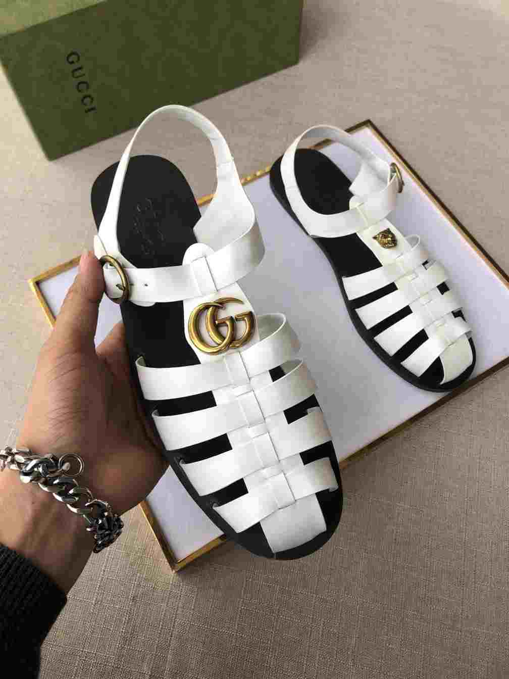 G*u*i sandal with double g - sdg008