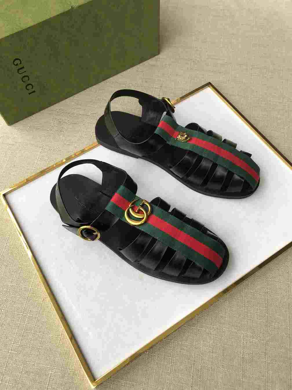 G*u*i sandal with double g - sdg010