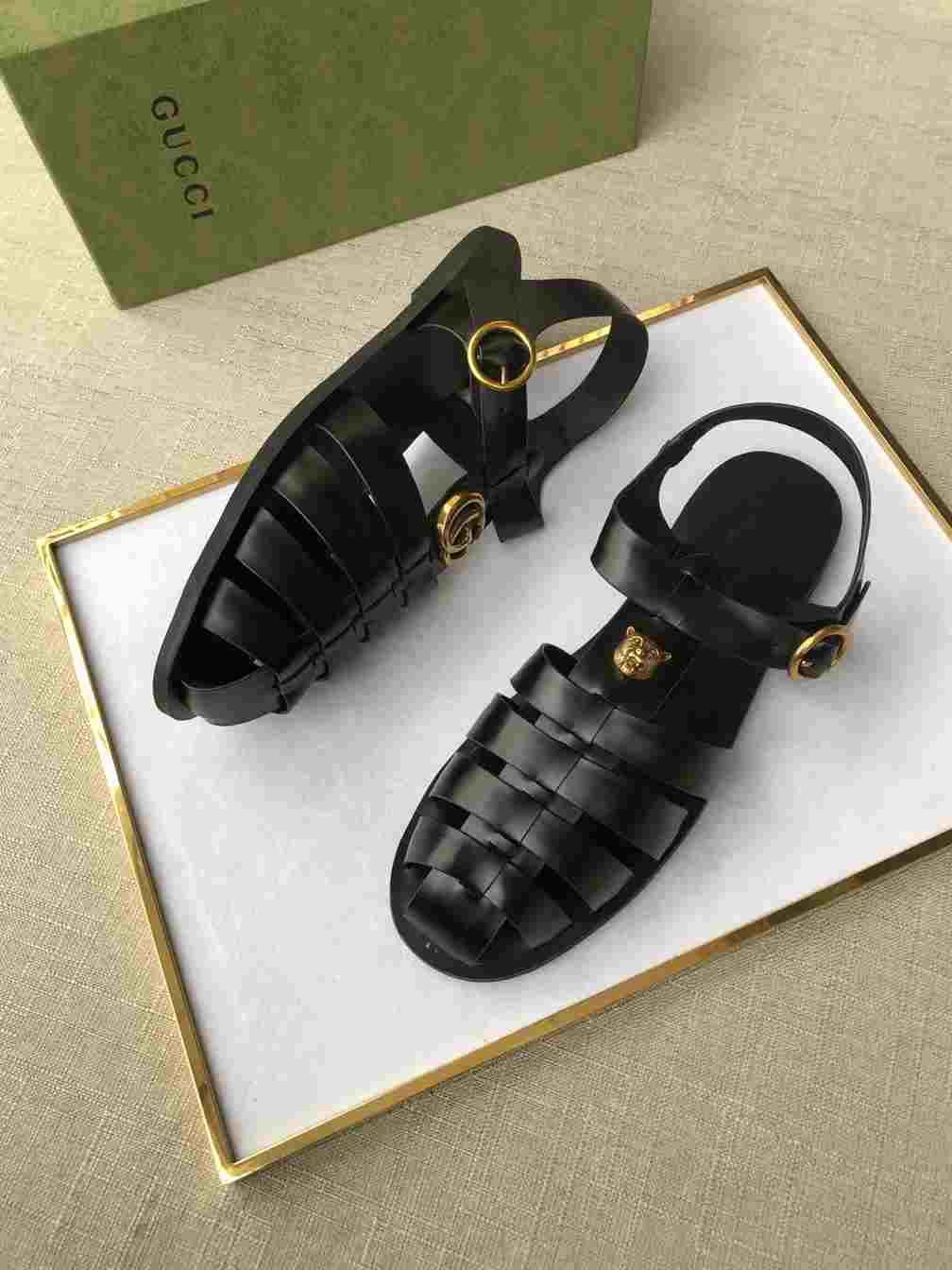 G*u*i sandal with double g - sdg005