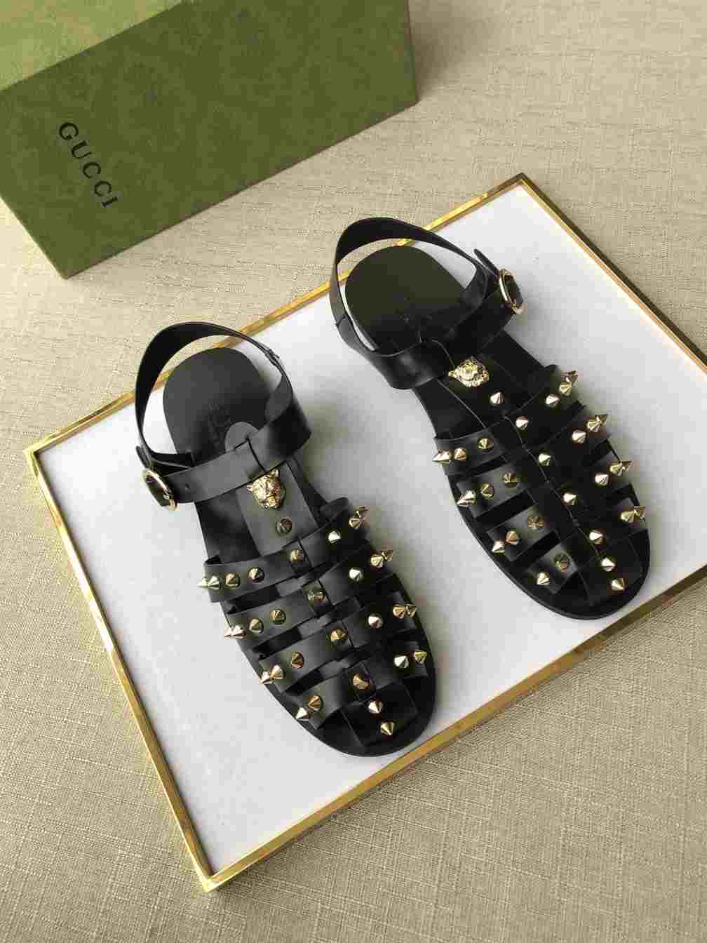 G*u*i sandal with double g - sdg004