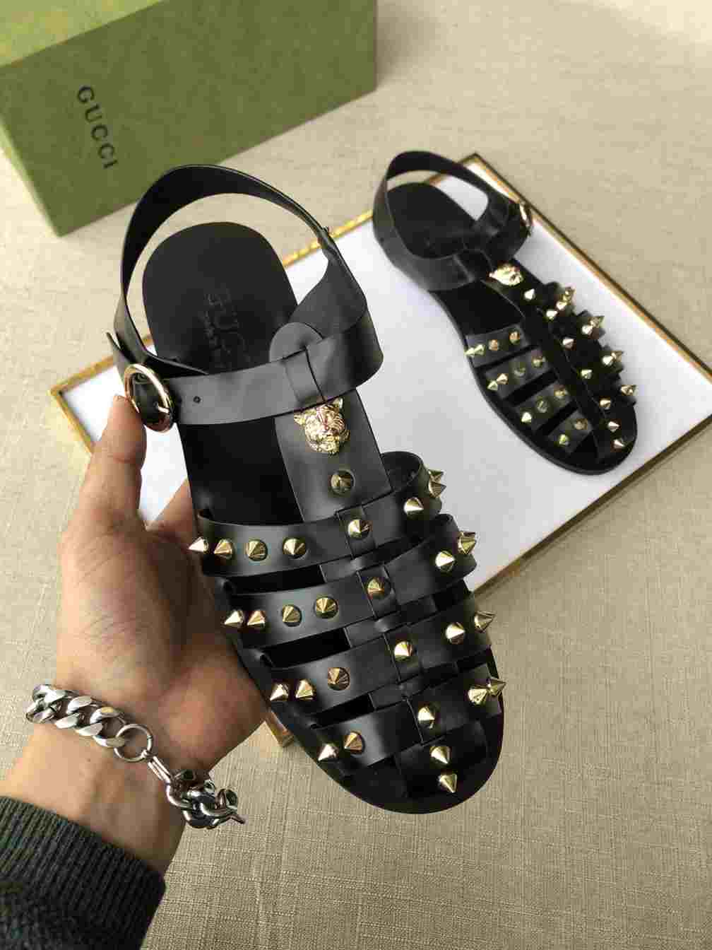G*u*i sandal with double g - sdg004