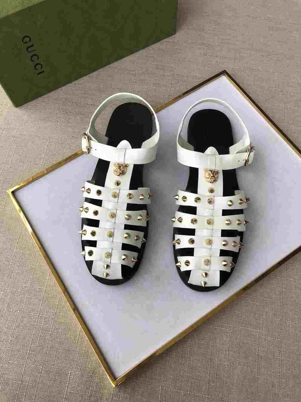 G*u*i sandal with double g - sdg003