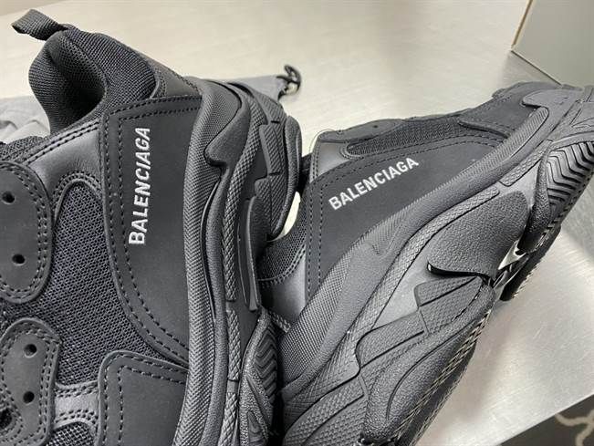 Ba*len*cia*ga triple s sneaker  - bb174