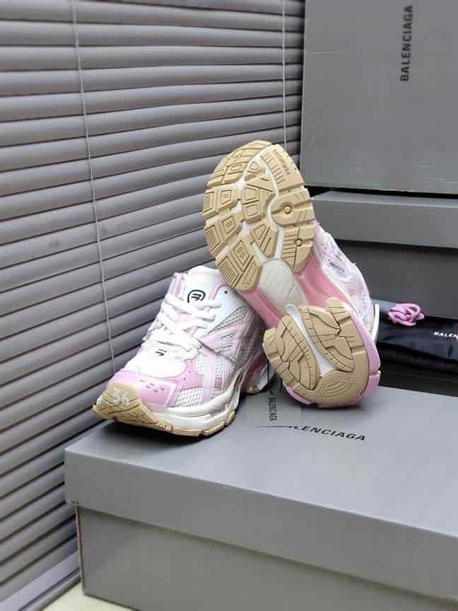 Ba*len*cia*ga men's runner sneaker - bb177