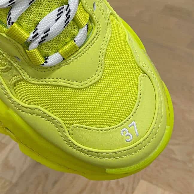 Ba*len*cia*ga men's triple s sneaker clear sole - bb185