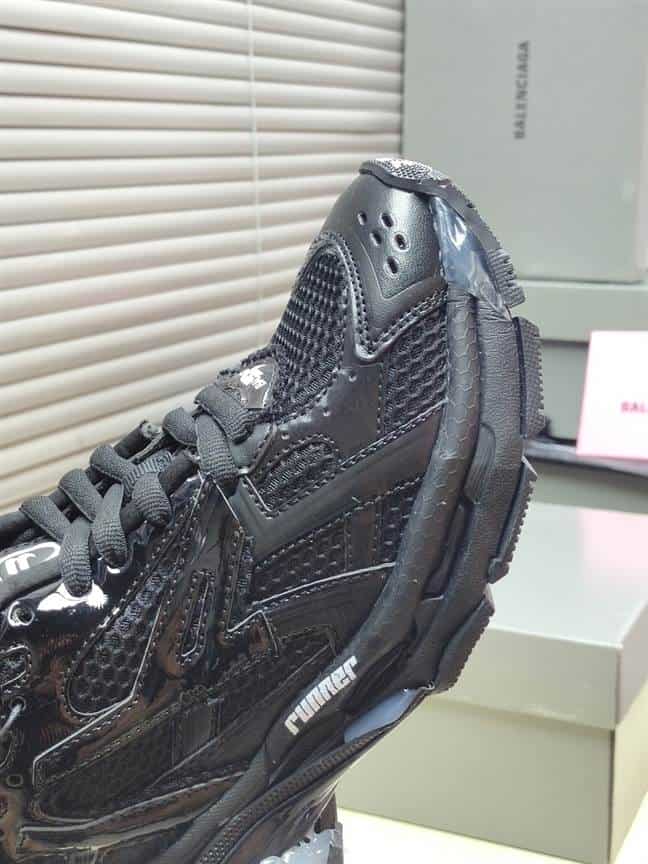 Ba*len*cia*ga men's runner sneaker - bb178