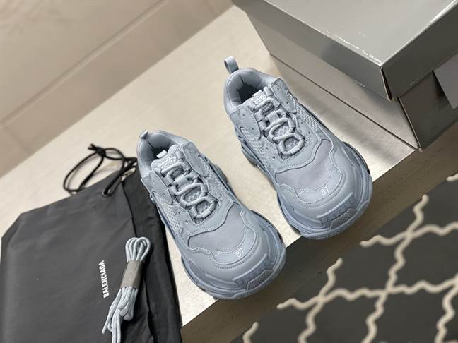 Ba*len*cia*ga triple s sneaker - bb175