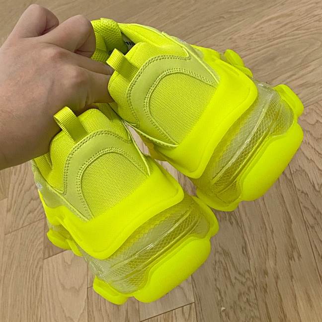 Ba*len*cia*ga men's triple s sneaker clear sole - bb185